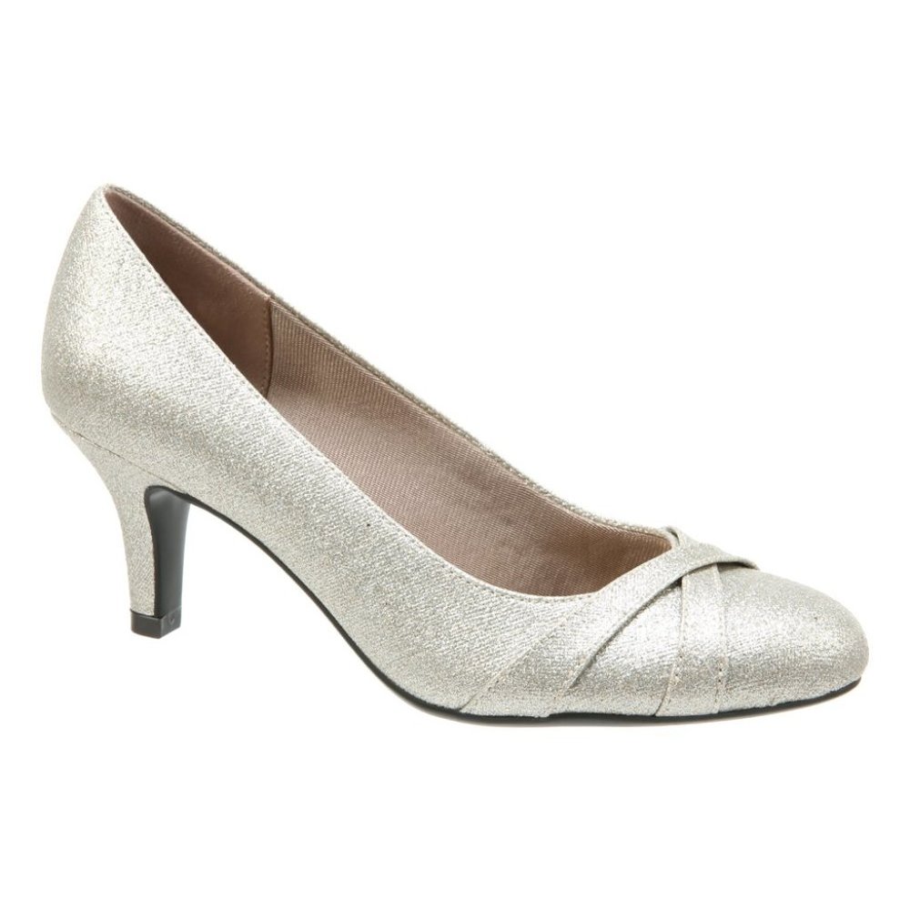 Soft Gold Women's Peace Dress Pump. 7.5 W